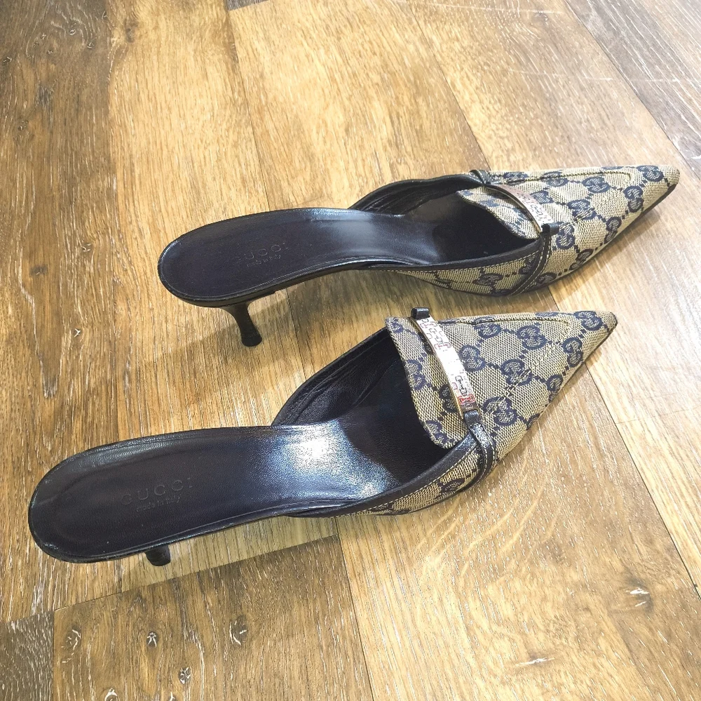 Gucci - Vintage Monogram Printed Mules - Size 9B - Excellent Price Limited Time - Picture 5 of 17